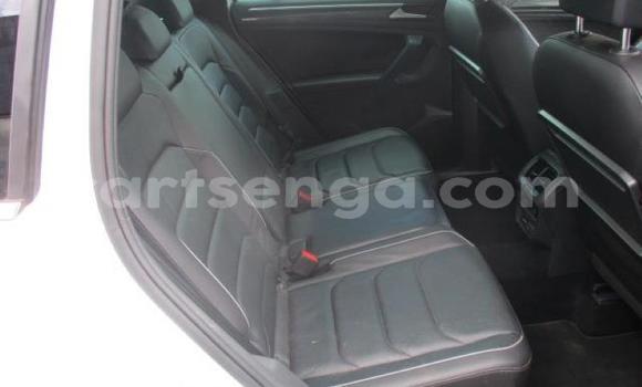 Nunua Ilio tumika Volkswagen Tiguan White Gari ndani ya Bhunya nchini Manzini Nunua Ilio tumika Volkswagen Tiguan White Gari ndani ya Bhunya nchini Manzini