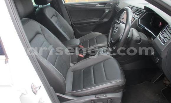 Nunua Ilio tumika Volkswagen Tiguan White Gari ndani ya Bhunya nchini Manzini Nunua Ilio tumika Volkswagen Tiguan White Gari ndani ya Bhunya nchini Manzini