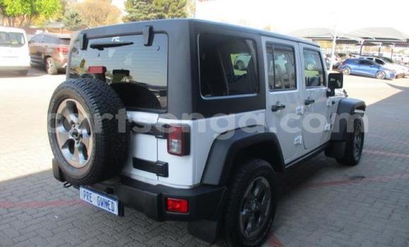 Nunua Ilio tumika Jeep Cherokee White Gari ndani ya Bhunya nchini Manzini Nunua Ilio tumika Jeep Cherokee White Gari ndani ya Bhunya nchini Manzini