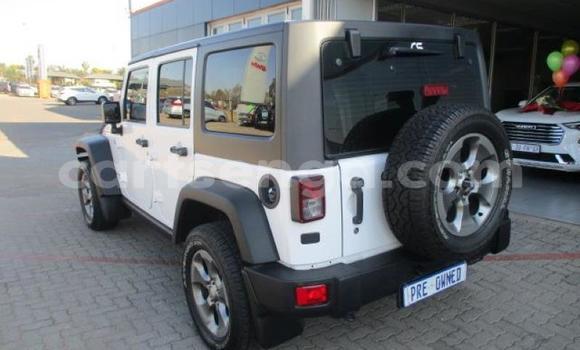 Nunua Ilio tumika Jeep Cherokee White Gari ndani ya Bhunya nchini Manzini Nunua Ilio tumika Jeep Cherokee White Gari ndani ya Bhunya nchini Manzini