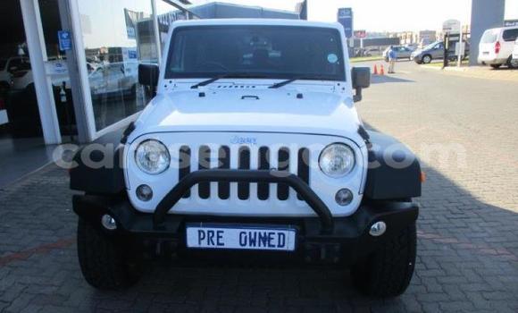 Nunua Ilio tumika Jeep Cherokee White Gari ndani ya Bhunya nchini Manzini Nunua Ilio tumika Jeep Cherokee White Gari ndani ya Bhunya nchini Manzini