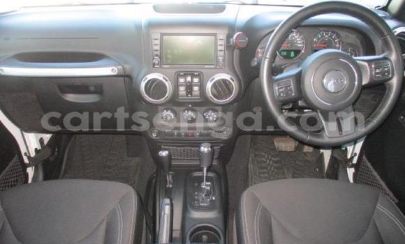 Nunua Ilio tumika Jeep Cherokee White Gari ndani ya Bhunya nchini Manzini Nunua Ilio tumika Jeep Cherokee White Gari ndani ya Bhunya nchini Manzini