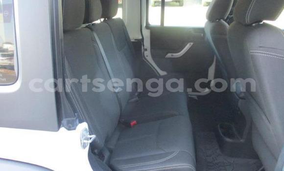 Nunua Ilio tumika Jeep Cherokee White Gari ndani ya Bhunya nchini Manzini Nunua Ilio tumika Jeep Cherokee White Gari ndani ya Bhunya nchini Manzini