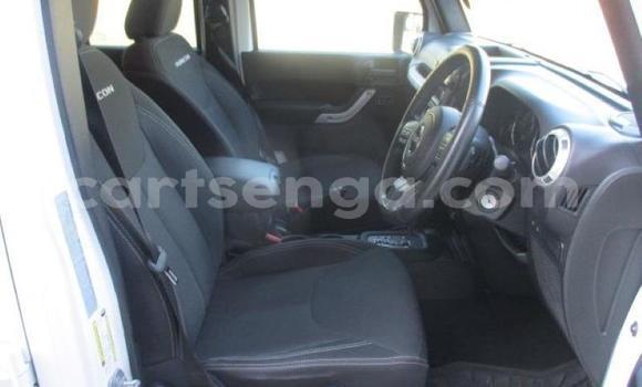 Nunua Ilio tumika Jeep Cherokee White Gari ndani ya Bhunya nchini Manzini Nunua Ilio tumika Jeep Cherokee White Gari ndani ya Bhunya nchini Manzini