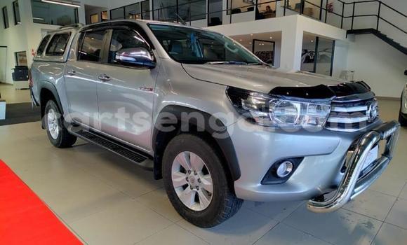Nunua Ilio tumika Toyota Hilux Silver Gari ndani ya Bhunya nchini Manzini