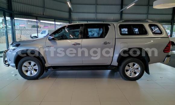 Nunua Ilio tumika Toyota Hilux Silver Gari ndani ya Bhunya nchini Manzini Nunua Ilio tumika Toyota Hilux Silver Gari ndani ya Bhunya nchini Manzini