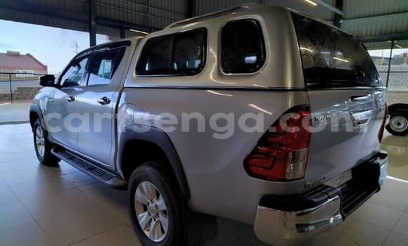 Nunua Ilio tumika Toyota Hilux Silver Gari ndani ya Bhunya nchini Manzini Nunua Ilio tumika Toyota Hilux Silver Gari ndani ya Bhunya nchini Manzini