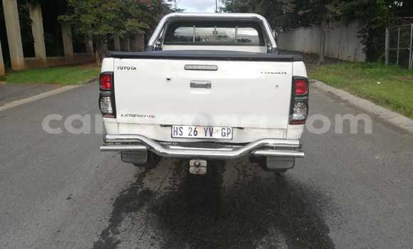 Nunua Ilio tumika Toyota Hilux White Gari ndani ya Mbabane nchini Manzini Nunua Ilio tumika Toyota Hilux White Gari ndani ya Mbabane nchini Manzini