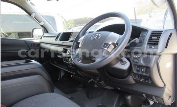 Buy Used Toyota Hiace White Car in Big Bend in Lubombo Buy Used Toyota Hiace White Car in Big Bend in Lubombo