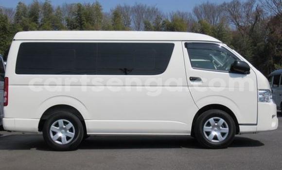 Buy Used Toyota Hiace White Car in Big Bend in Lubombo Buy Used Toyota Hiace White Car in Big Bend in Lubombo