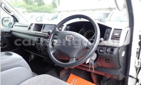 Buy Used Toyota Hiace White Car in Ezulwini in Hhohho Buy Used Toyota Hiace White Car in Ezulwini in Hhohho