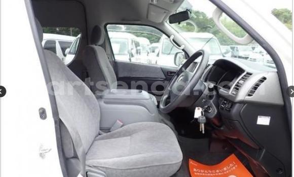 Buy Used Toyota Hiace White Car in Ezulwini in Hhohho Buy Used Toyota Hiace White Car in Ezulwini in Hhohho