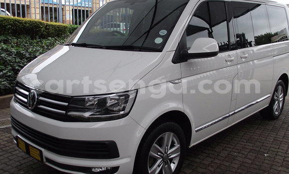 Buy Used Volkswagen Caravelle White Car in Mbabane in Manzini Buy Used Volkswagen Caravelle White Car in Mbabane in Manzini