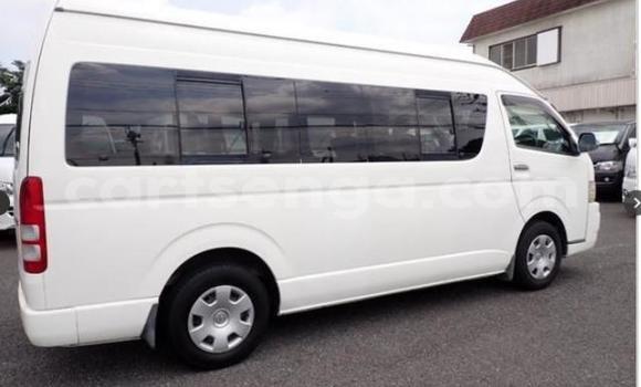 Buy Used Toyota Hiace White Car in Ezulwini in Hhohho Buy Used Toyota Hiace White Car in Ezulwini in Hhohho