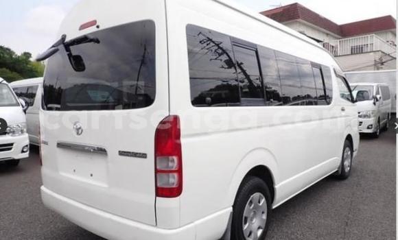 Buy Used Toyota Hiace White Car in Ezulwini in Hhohho Buy Used Toyota Hiace White Car in Ezulwini in Hhohho