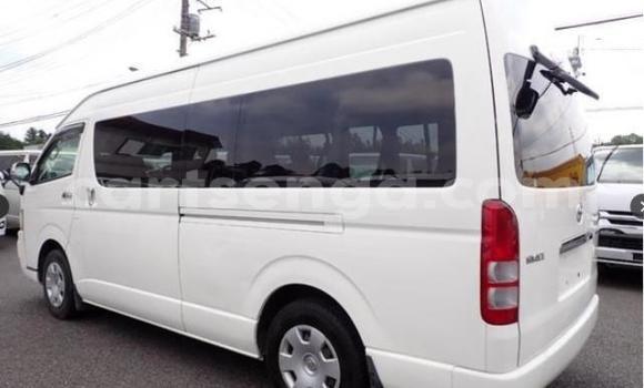 Buy Used Toyota Hiace White Car in Ezulwini in Hhohho Buy Used Toyota Hiace White Car in Ezulwini in Hhohho
