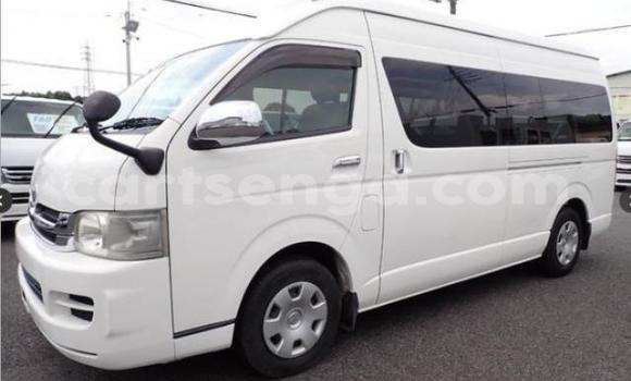 Buy Used Toyota Hiace White Car in Ezulwini in Hhohho Buy Used Toyota Hiace White Car in Ezulwini in Hhohho