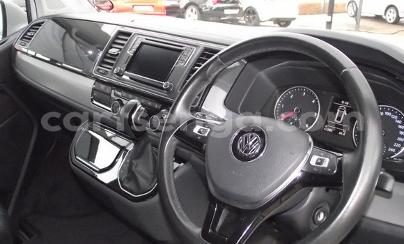 Buy Used Volkswagen Caravelle White Car in Mbabane in Manzini Buy Used Volkswagen Caravelle White Car in Mbabane in Manzini