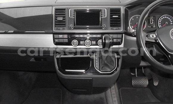 Buy Used Volkswagen Caravelle White Car in Mbabane in Manzini Buy Used Volkswagen Caravelle White Car in Mbabane in Manzini