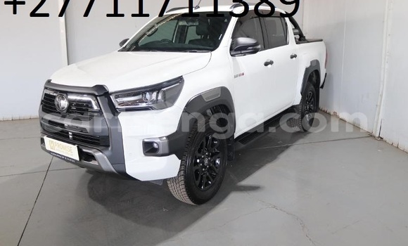 Buy Used Toyota Hilux White Car in Mbabane in Manzini Buy Used Toyota Hilux White Car in Mbabane in Manzini