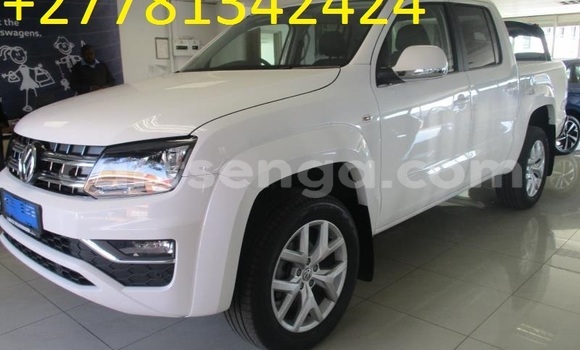 Nunua Ilio tumika Volkswagen Amarok White Gari ndani ya Mbabane nchini Manzini
