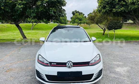 Nunua Ilio tumika Volkswagen Golf GTI White Gari ndani ya Mbabane nchini Manzini Nunua Ilio tumika Volkswagen Golf GTI White Gari ndani ya Mbabane nchini Manzini