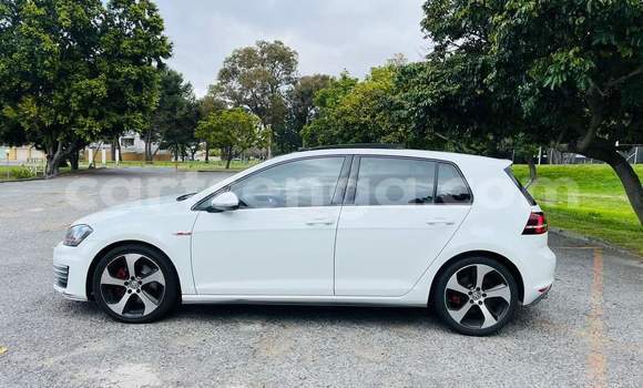 Nunua Ilio tumika Volkswagen Golf GTI White Gari ndani ya Mbabane nchini Manzini Nunua Ilio tumika Volkswagen Golf GTI White Gari ndani ya Mbabane nchini Manzini