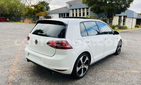 Nunua Ilio tumika Volkswagen Golf GTI White Gari ndani ya Mbabane nchini Manzini Nunua Ilio tumika Volkswagen Golf GTI White Gari ndani ya Mbabane nchini Manzini