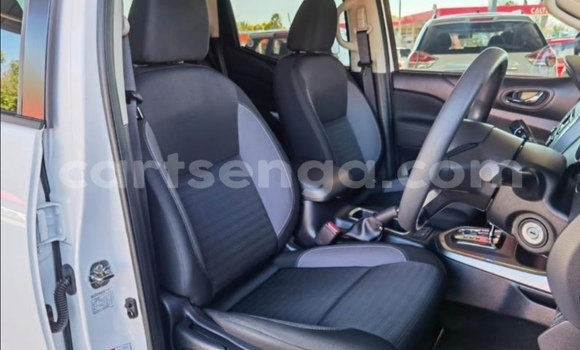 Nunua Ilio tumika Nissan Navara White Gari ndani ya Tabankulu nchini Wilaya ya Lubombo Nunua Ilio tumika Nissan Navara White Gari ndani ya Tabankulu nchini Wilaya ya Lubombo