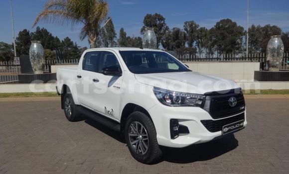 Nunua Ilio tumika Toyota Hilux White Gari ndani ya Mbabane nchini Manzini Nunua Ilio tumika Toyota Hilux White Gari ndani ya Mbabane nchini Manzini