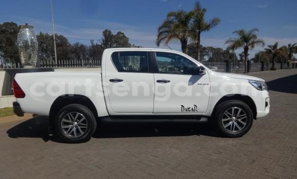 Nunua Ilio tumika Toyota Hilux White Gari ndani ya Mbabane nchini Manzini Nunua Ilio tumika Toyota Hilux White Gari ndani ya Mbabane nchini Manzini