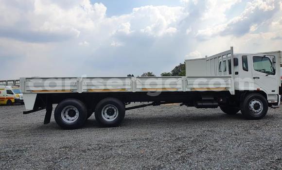 Acheter Occasion Utilitaire Mitsubishi L400 Blanc à Hlatikulu, Shiselweni District Acheter Occasion Utilitaire Mitsubishi L400 Blanc à Hlatikulu, Shiselweni District