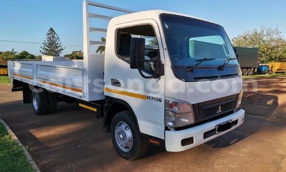 Acheter Occasion Utilitaire Mitsubishi Van Blanc à Ezulwini, Hhohho Acheter Occasion Utilitaire Mitsubishi Van Blanc à Ezulwini, Hhohho