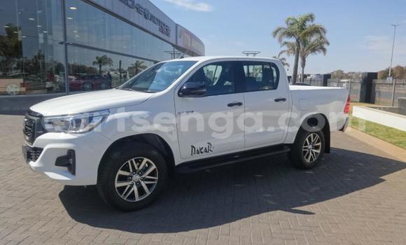 Nunua Ilio tumika Toyota Hilux White Gari ndani ya Mbabane nchini Manzini Nunua Ilio tumika Toyota Hilux White Gari ndani ya Mbabane nchini Manzini