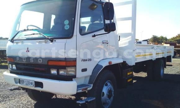 Nunua Ilio tumika Mitsubishi Van White Lori ndani ya Ezulwini nchini Hhohho Nunua Ilio tumika Mitsubishi Van White Lori ndani ya Ezulwini nchini Hhohho