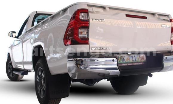 Buy Used Toyota Hilux White Car in Kwaluseni in Manzini Buy Used Toyota Hilux White Car in Kwaluseni in Manzini