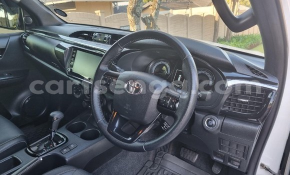 Buy Used Toyota Hilux White Car in Manzini in Manzini Buy Used Toyota Hilux White Car in Manzini in Manzini
