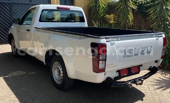 Buy Used Isuzu D–MAX White Car in Ezulwini in Hhohho Buy Used Isuzu D–MAX White Car in Ezulwini in Hhohho