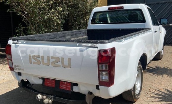 Buy Used Isuzu D–MAX White Car in Ezulwini in Hhohho Buy Used Isuzu D–MAX White Car in Ezulwini in Hhohho