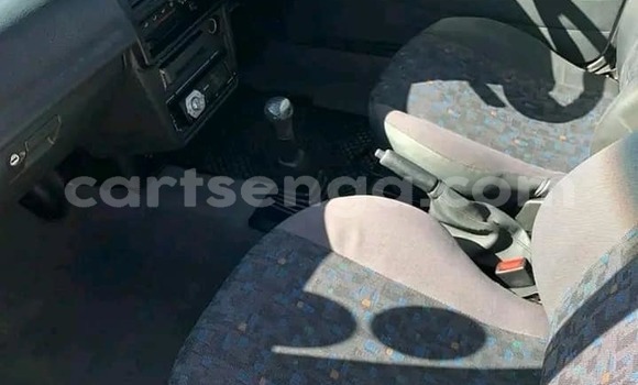 Acheter Occasion Voiture Mazda 323 Blanc à Mbabane, Manzini Acheter Occasion Voiture Mazda 323 Blanc à Mbabane, Manzini