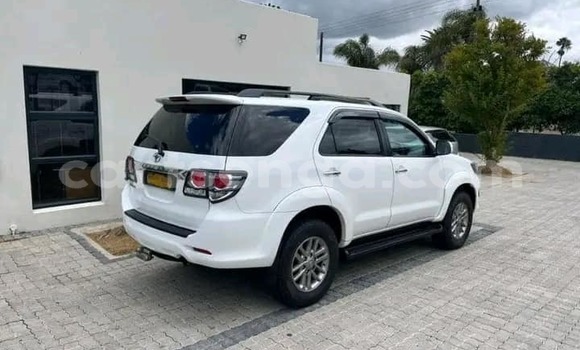 Acheter Occasion Voiture Toyota Fortuner Blanc à Mbabane, Manzini Acheter Occasion Voiture Toyota Fortuner Blanc à Mbabane, Manzini