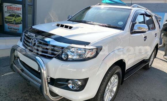 Acheter Occasion Voiture Toyota Fortuner Blanc à Bulembu, Hhohho Acheter Occasion Voiture Toyota Fortuner Blanc à Bulembu, Hhohho