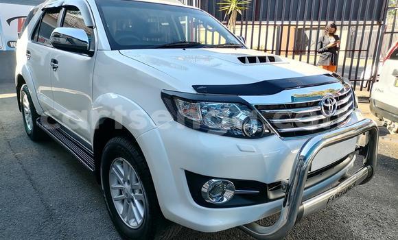 Acheter Occasion Voiture Toyota Fortuner Blanc à Bulembu, Hhohho Acheter Occasion Voiture Toyota Fortuner Blanc à Bulembu, Hhohho