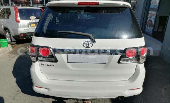 Acheter Occasion Voiture Toyota Fortuner Blanc à Bulembu, Hhohho Acheter Occasion Voiture Toyota Fortuner Blanc à Bulembu, Hhohho