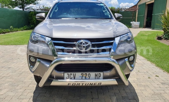 Acheter Occasion Voiture Toyota Fortuner Gris à Ezulwini, Hhohho Acheter Occasion Voiture Toyota Fortuner Gris à Ezulwini, Hhohho