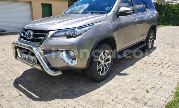 Acheter Occasion Voiture Toyota Fortuner Gris à Ezulwini, Hhohho Acheter Occasion Voiture Toyota Fortuner Gris à Ezulwini, Hhohho