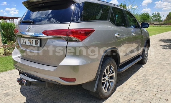 Acheter Occasion Voiture Toyota Fortuner Gris à Ezulwini, Hhohho Acheter Occasion Voiture Toyota Fortuner Gris à Ezulwini, Hhohho