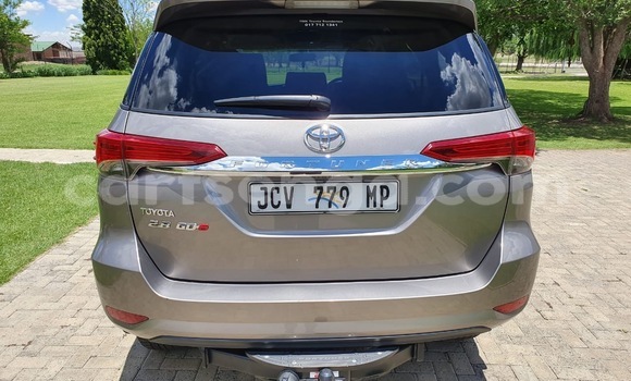 Acheter Occasion Voiture Toyota Fortuner Gris à Ezulwini, Hhohho Acheter Occasion Voiture Toyota Fortuner Gris à Ezulwini, Hhohho