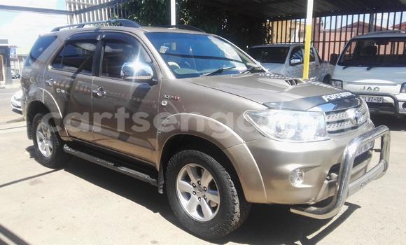 Acheter Occasion Voiture Toyota Fortuner Gris à Bulembu, Hhohho Acheter Occasion Voiture Toyota Fortuner Gris à Bulembu, Hhohho