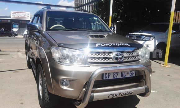 Acheter Occasion Voiture Toyota Fortuner Gris à Bulembu, Hhohho Acheter Occasion Voiture Toyota Fortuner Gris à Bulembu, Hhohho